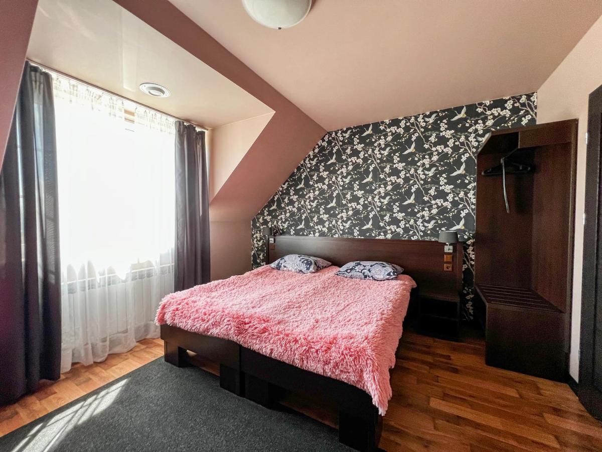 Noclegi Pod Lasem Lublino Esterno foto